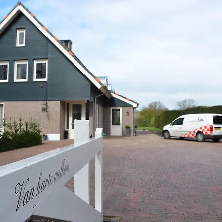 Familie Versantvoort Bed & Breakfast 3*