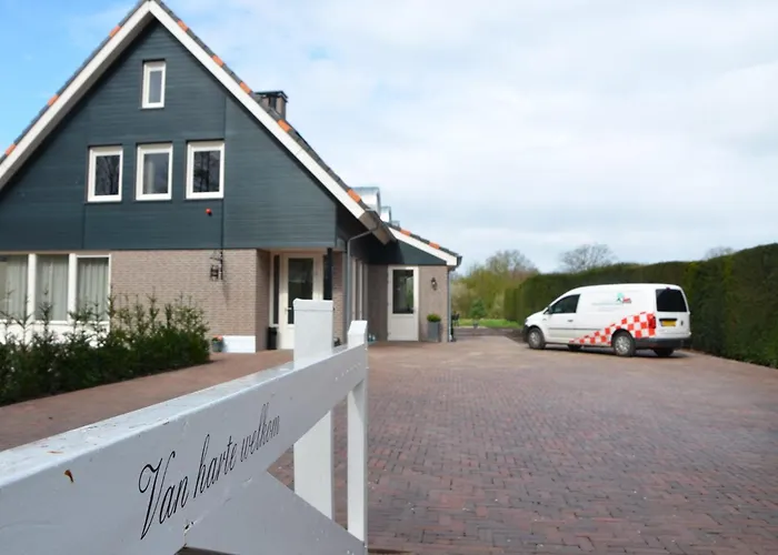 Familie Versantvoort Bed and Breakfast 3*